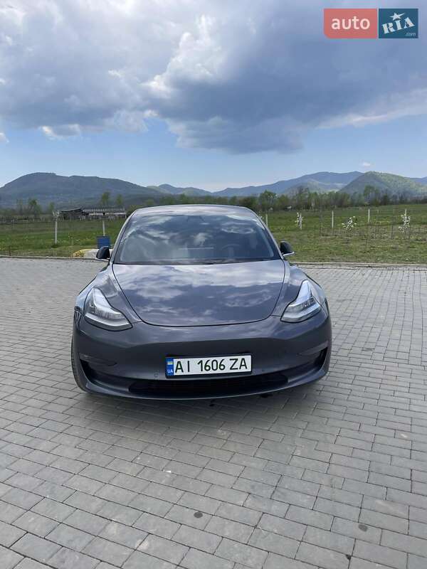 Tesla Model 3 2018