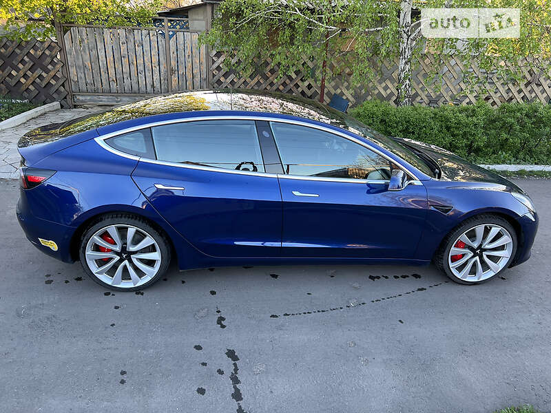 Седан Tesla Model 3 2018 в 