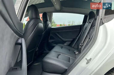 Седан Tesla Model 3 2018 в Киеве