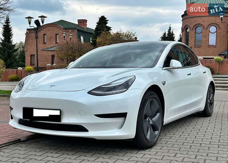 Седан Tesla Model 3 2018 в Киеве