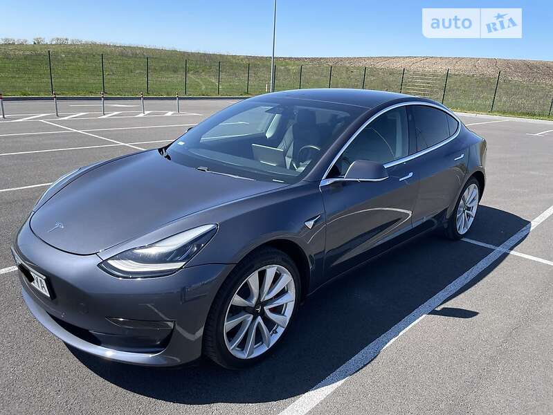 Седан Tesla Model 3 2019 в Рівному