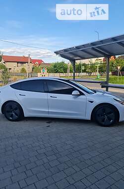 Седан Tesla Model 3 2021 в Мукачевому
