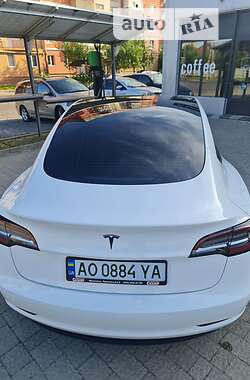 Седан Tesla Model 3 2021 в Мукачевому