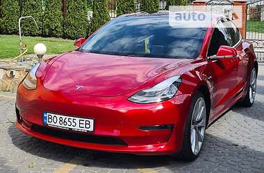 Седан Tesla Model 3 2018 в Кременце