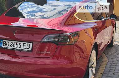 Седан Tesla Model 3 2018 в Кременце