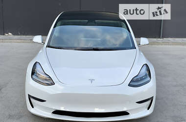 Седан Tesla Model 3 2020 в 
