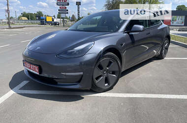 Седан Tesla Model 3 2021 в 