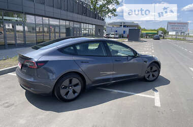 Седан Tesla Model 3 2021 в 