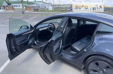 Седан Tesla Model 3 2021 в 