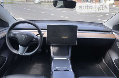 Седан Tesla Model 3 2021 в 