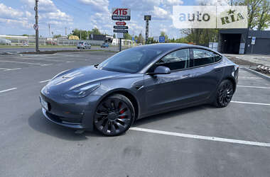 Седан Tesla Model 3 2021 в Киеве