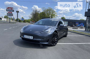 Седан Tesla Model 3 2021 в Умани