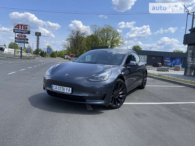 Седан Tesla Model 3 2021 в Умани