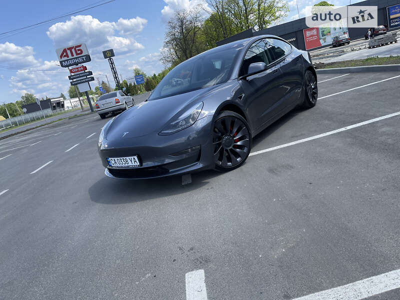 Седан Tesla Model 3 2021 в Умани