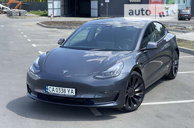 Седан Tesla Model 3 2021 в Умани