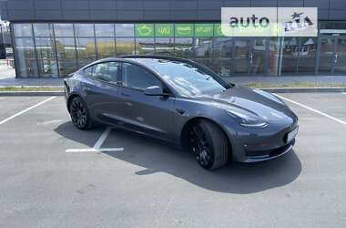 Седан Tesla Model 3 2021 в Киеве
