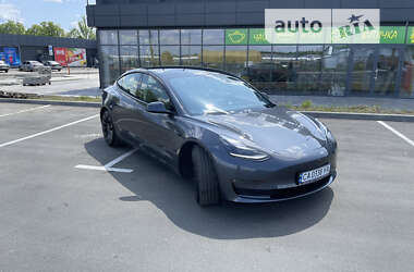 Седан Tesla Model 3 2021 в Умани