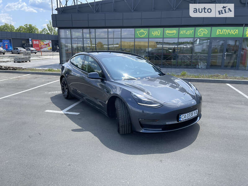 Седан Tesla Model 3 2021 в Умани