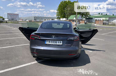 Седан Tesla Model 3 2021 в Умани