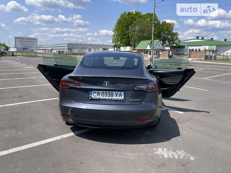Седан Tesla Model 3 2021 в Умани