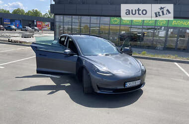 Седан Tesla Model 3 2021 в Умани
