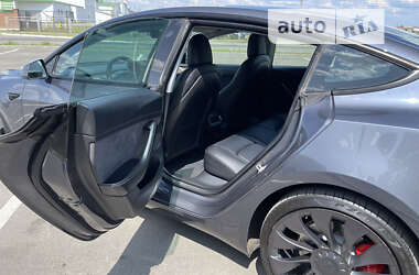 Седан Tesla Model 3 2021 в Умани