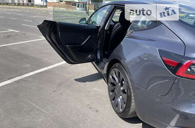Седан Tesla Model 3 2021 в Киеве