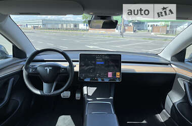 Седан Tesla Model 3 2021 в Киеве