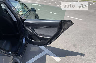 Седан Tesla Model 3 2021 в Киеве