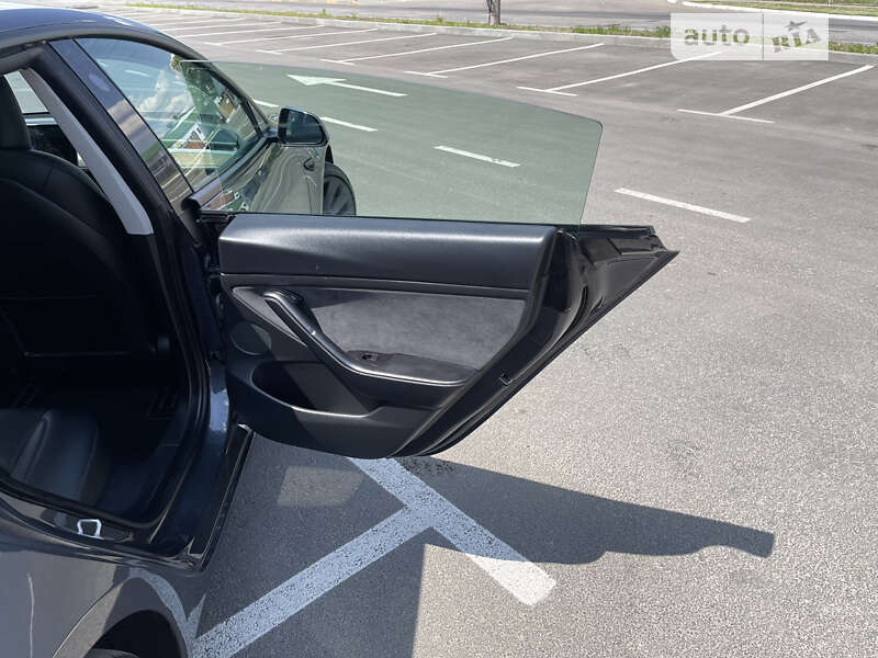 Седан Tesla Model 3 2021 в Киеве фото 39 Седан Tesla Model 3 2021 в Киеве