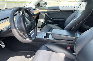 Седан Tesla Model 3 2021 в Умани