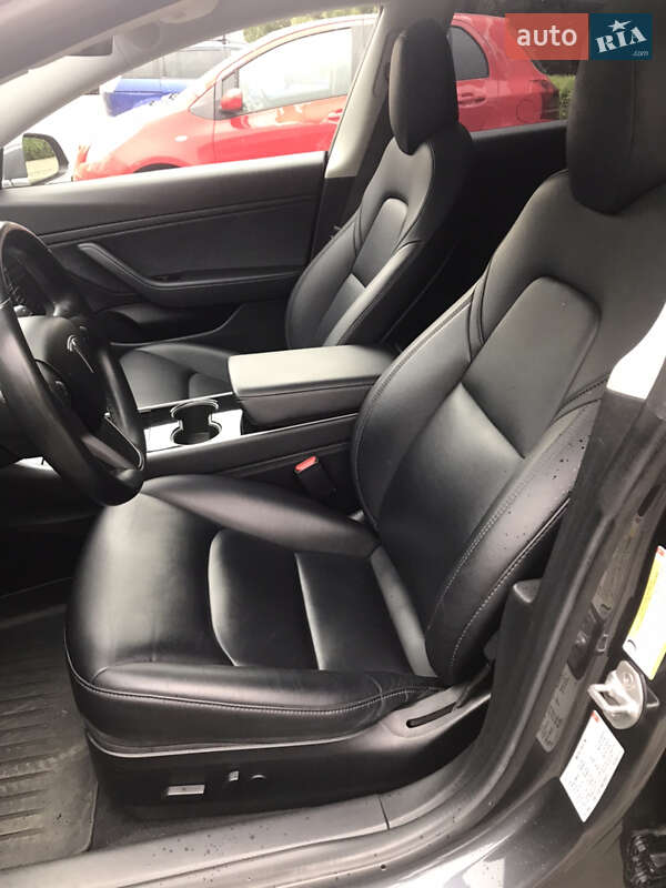 Седан Tesla Model 3 2018 в Одессе