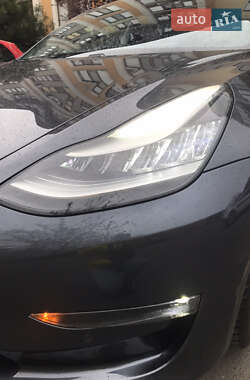 Седан Tesla Model 3 2018 в Одессе