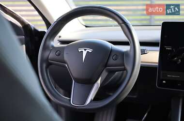 Седан Tesla Model 3 2019 в Мукачево