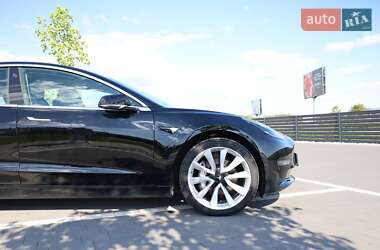 Седан Tesla Model 3 2019 в Мукачево