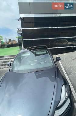 Седан Tesla Model 3 2020 в Львове