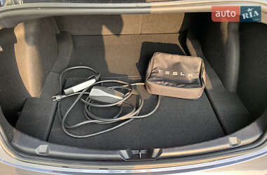 Седан Tesla Model 3 2021 в 