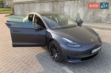 Седан Tesla Model 3 2021 в Львове