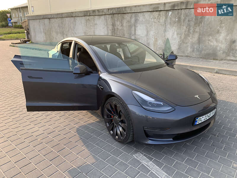 Седан Tesla Model 3 2021 в Львове