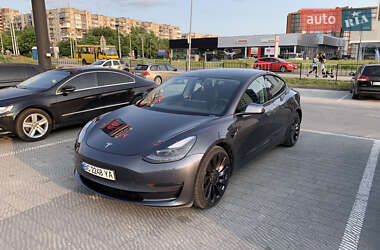 Седан Tesla Model 3 2021 в 