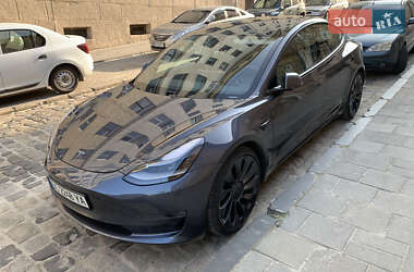 Седан Tesla Model 3 2021 в 