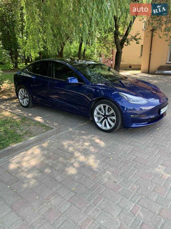 Седан Tesla Model 3 2020 в Ивано-Франковске
