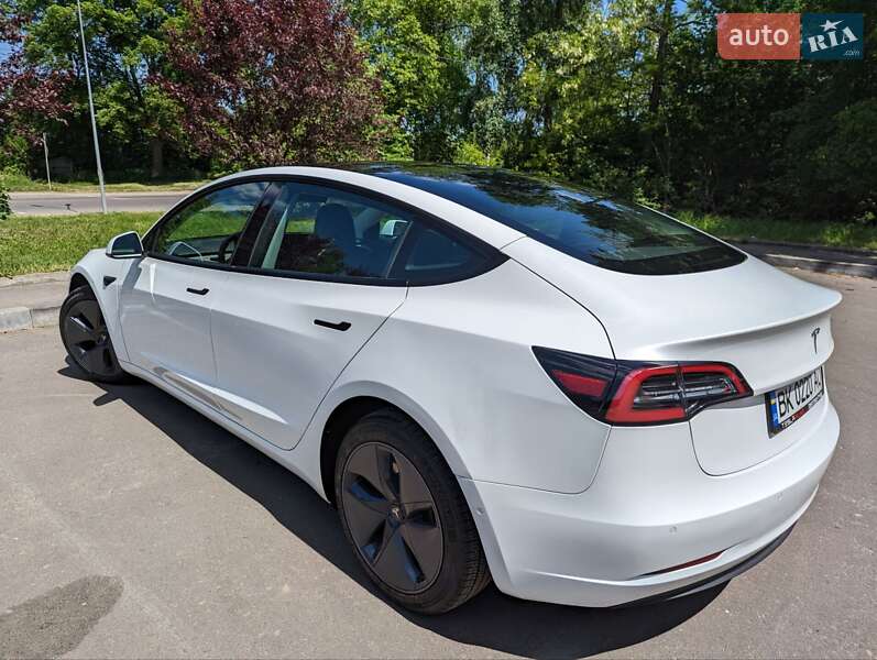 Седан Tesla Model 3 2020 в Рівному