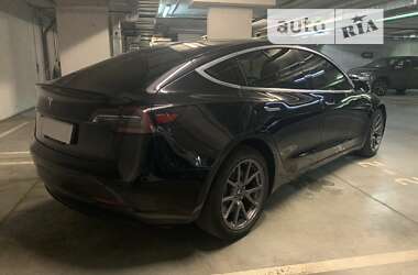 Седан Tesla Model 3 2020 в 