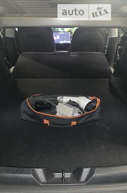 Седан Tesla Model 3 2020 в 
