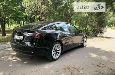 Седан Tesla Model 3 2021 в 