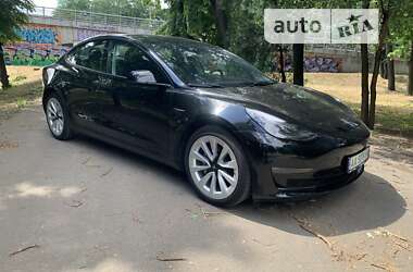 Седан Tesla Model 3 2021 в 