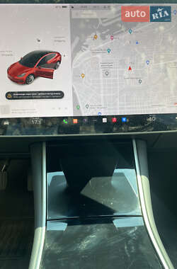 Седан Tesla Model 3 2020 в 