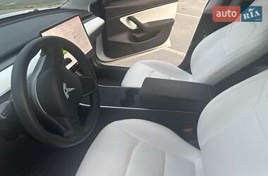 Седан Tesla Model 3 2020 в Шепетівці