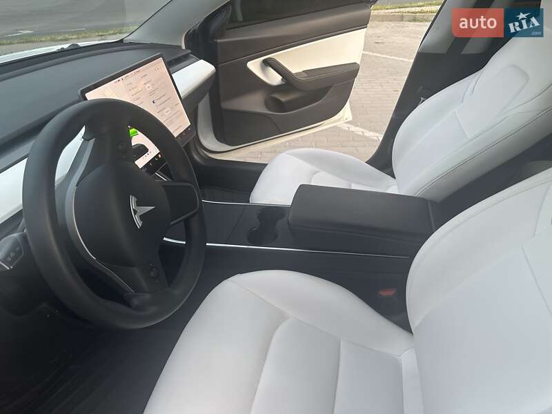 Седан Tesla Model 3 2020 в Шепетівці